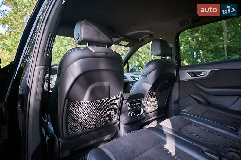 Внедорожник / Кроссовер Audi Q7 2016 в Хмельницком