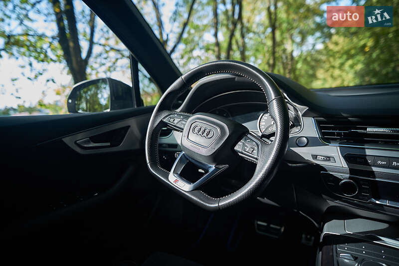 Внедорожник / Кроссовер Audi Q7 2016 в Хмельницком