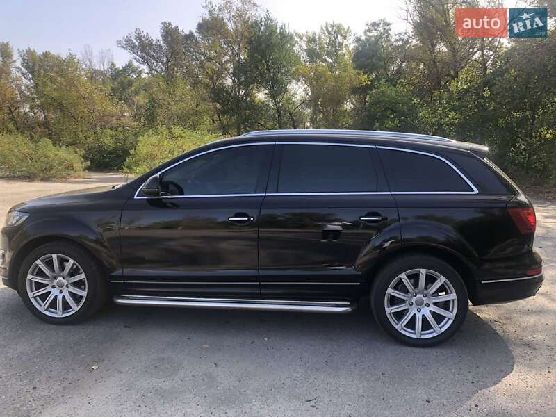 Внедорожник / Кроссовер Audi Q7 2015 в Днепре