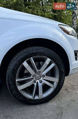 Внедорожник / Кроссовер Audi Q7 2014 в 