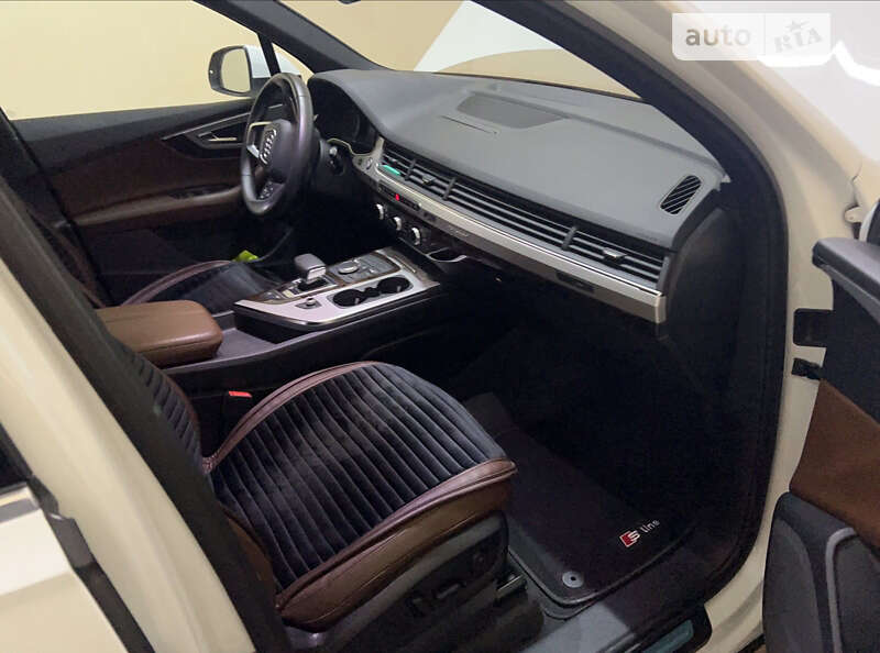 Внедорожник / Кроссовер Audi Q7 2017 в Хмельницком
