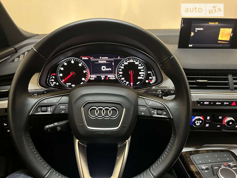 Внедорожник / Кроссовер Audi Q7 2017 в Хмельницком