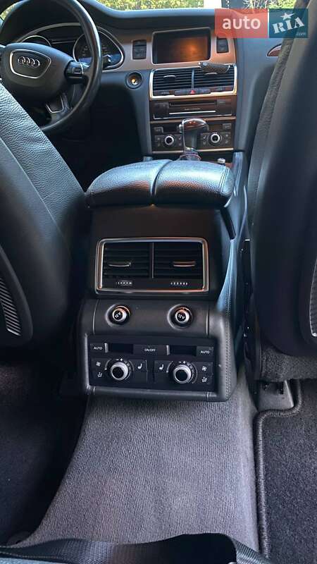 Внедорожник / Кроссовер Audi Q7 2014 в Черновцах