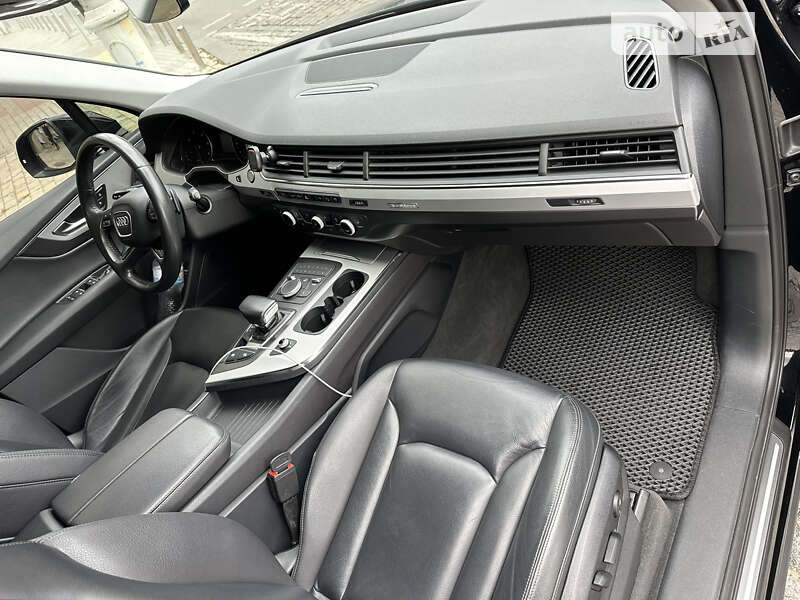 Позашляховик / Кросовер Audi Q7 2017 в Києві