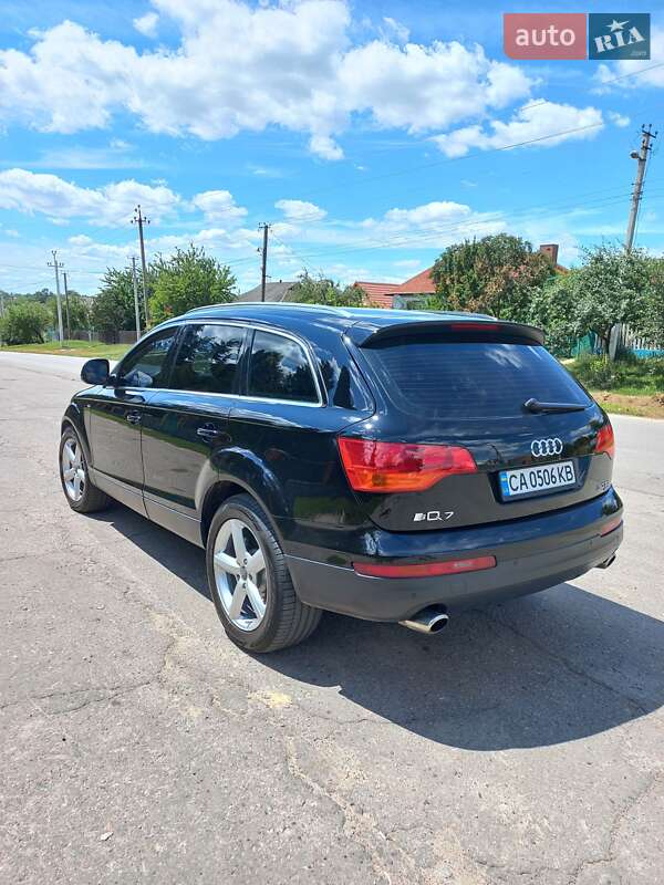 Внедорожник / Кроссовер Audi Q7 2007 в Киеве