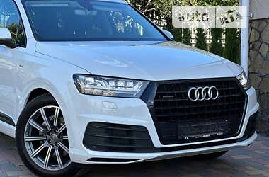 Позашляховик / Кросовер Audi Q7 2017 в 