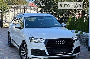Позашляховик / Кросовер Audi Q7 2017 в 