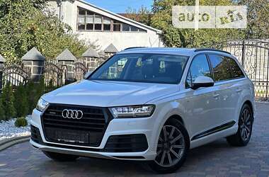 Позашляховик / Кросовер Audi Q7 2017 в 