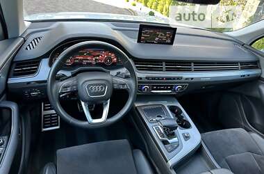 Позашляховик / Кросовер Audi Q7 2017 в 