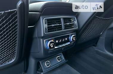 Позашляховик / Кросовер Audi Q7 2017 в 