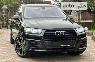 Позашляховик / Кросовер Audi Q7 2017 в 