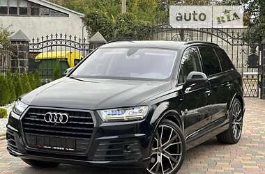Позашляховик / Кросовер Audi Q7 2017 в 