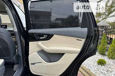Позашляховик / Кросовер Audi Q7 2017 в 