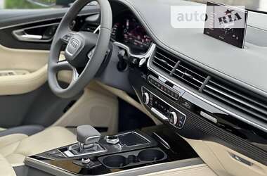 Позашляховик / Кросовер Audi Q7 2017 в 