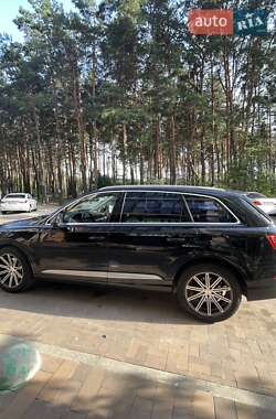 Внедорожник / Кроссовер Audi Q7 2016 в 