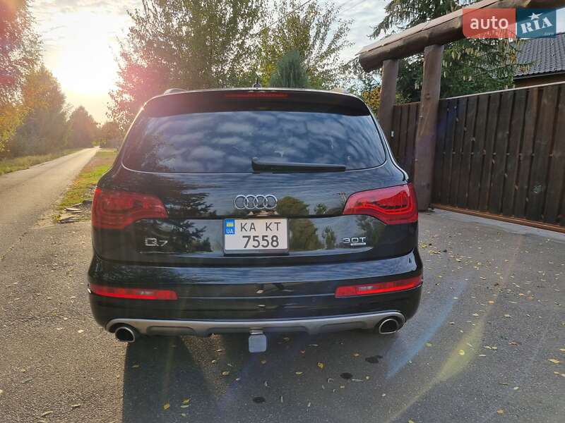 Позашляховик / Кросовер Audi Q7 2015 в Києві