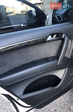 Внедорожник / Кроссовер Audi Q7 2013 в 
