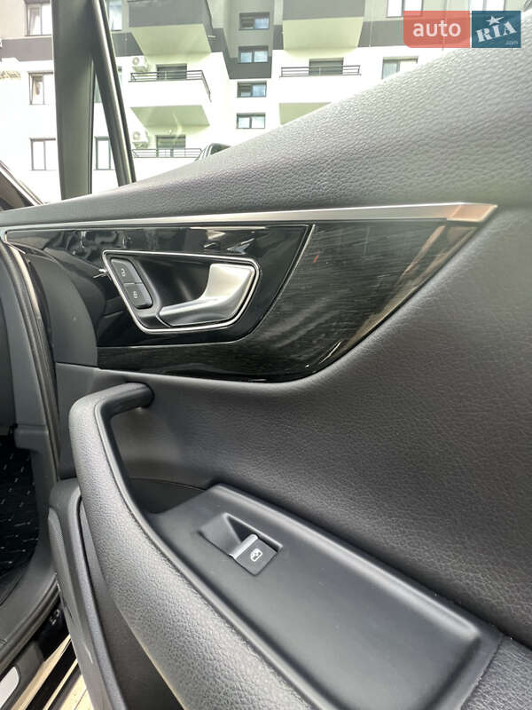 Внедорожник / Кроссовер Audi Q7 2016 в Ужгороде