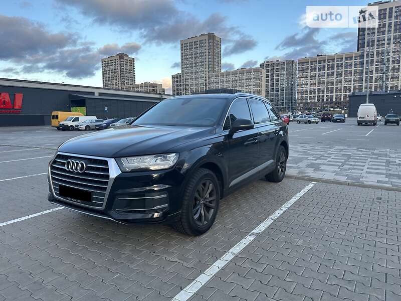 Внедорожник / Кроссовер Audi Q7 2019 в Киеве