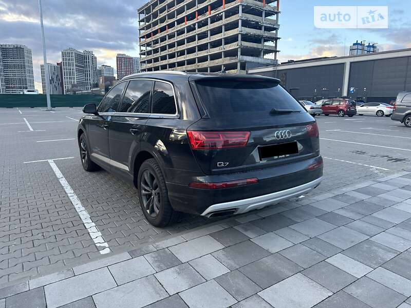 Внедорожник / Кроссовер Audi Q7 2019 в Киеве