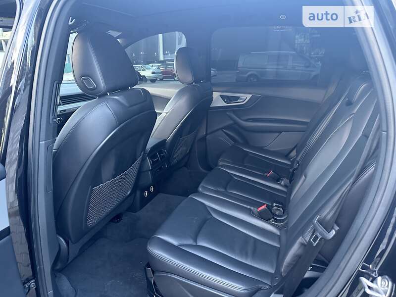 Внедорожник / Кроссовер Audi Q7 2019 в Киеве