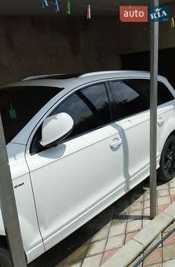 Внедорожник / Кроссовер Audi Q7 2011 в 