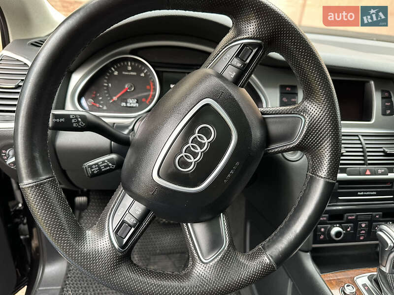 Позашляховик / Кросовер Audi Q7 2012 в Ніжині