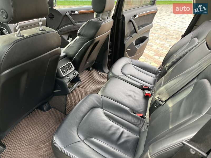 Внедорожник / Кроссовер Audi Q7 2014 в Городке