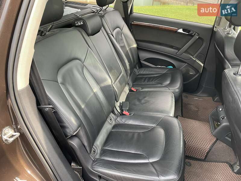 Внедорожник / Кроссовер Audi Q7 2014 в Городке