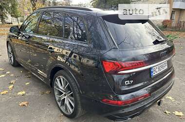 Внедорожник / Кроссовер Audi Q7 2020 в 