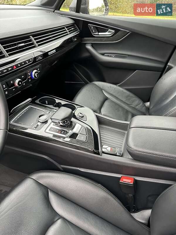 Внедорожник / Кроссовер Audi Q7 2019 в Черновцах