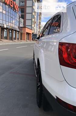 Внедорожник / Кроссовер Audi Q7 2010 в 