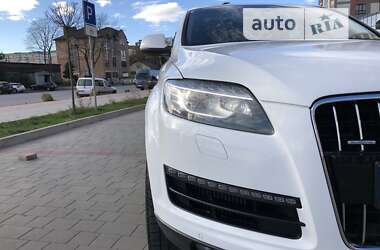 Внедорожник / Кроссовер Audi Q7 2010 в 