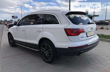 Внедорожник / Кроссовер Audi Q7 2010 в 