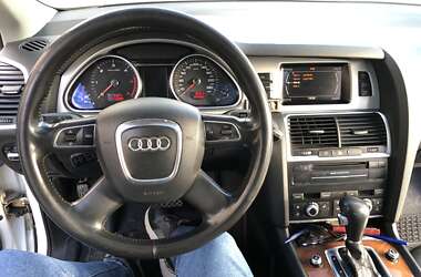 Внедорожник / Кроссовер Audi Q7 2010 в 