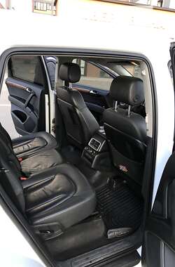 Внедорожник / Кроссовер Audi Q7 2010 в 