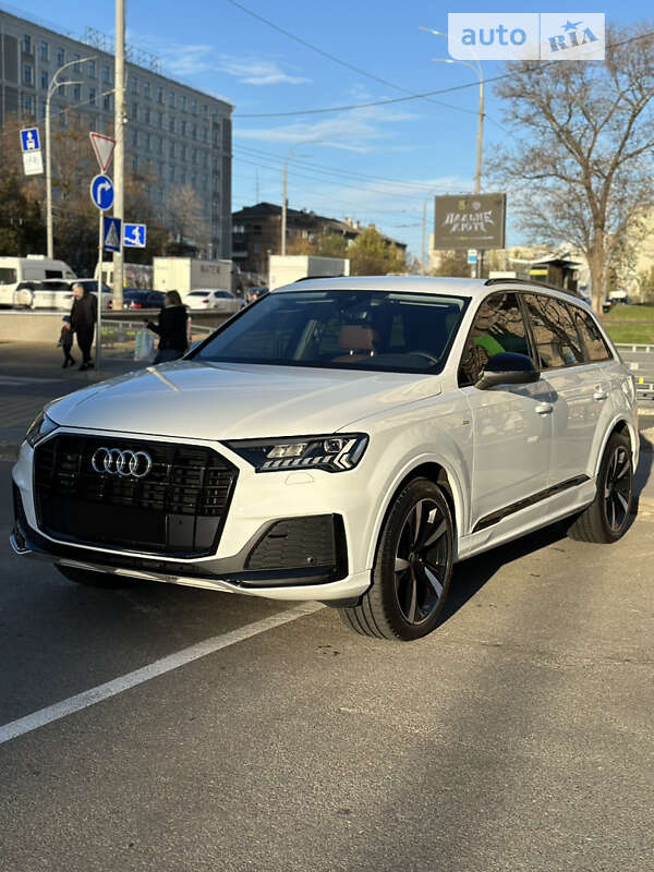 Позашляховик / Кросовер Audi Q7 2023 в Києві