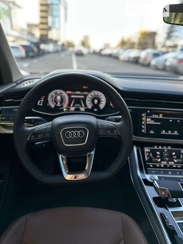 Позашляховик / Кросовер Audi Q7 2023 в Києві