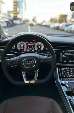 Внедорожник / Кроссовер Audi Q7 2023 в 
