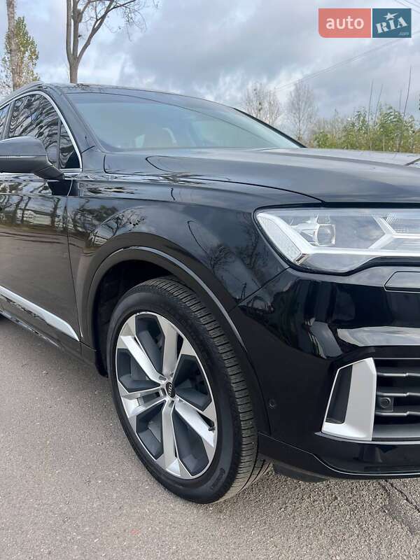 Внедорожник / Кроссовер Audi Q7 2021 в Львове