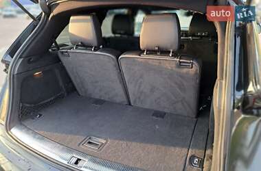 Внедорожник / Кроссовер Audi Q7 2015 в 