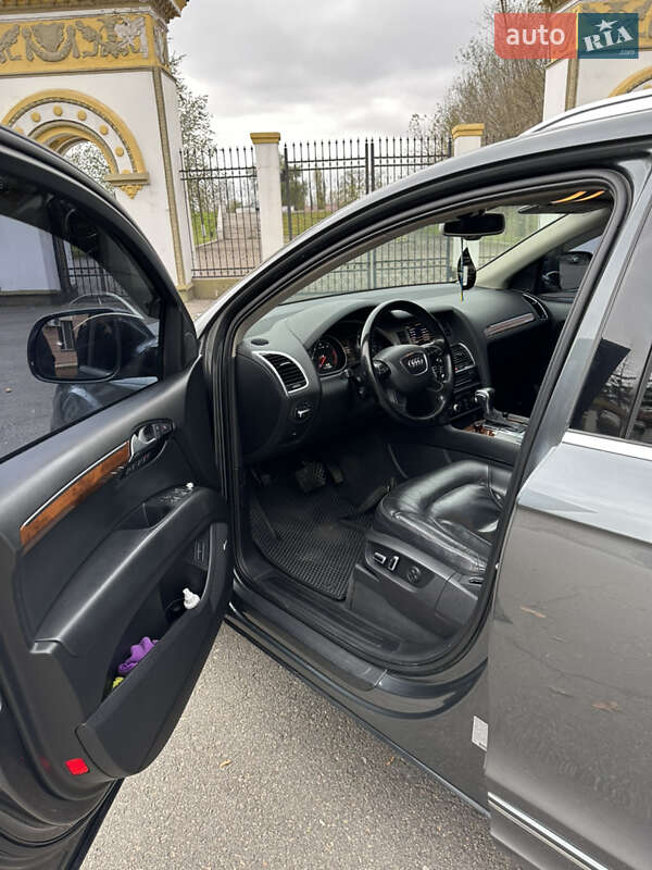 Внедорожник / Кроссовер Audi Q7 2012 в Кривом Роге