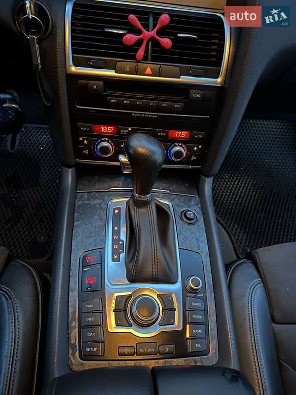 Позашляховик / Кросовер Audi Q7 2009 в Луцьку