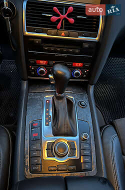 Внедорожник / Кроссовер Audi Q7 2009 в 