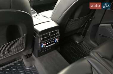 Внедорожник / Кроссовер Audi Q7 2016 в 