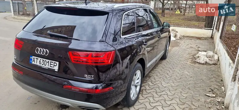 Позашляховик / Кросовер Audi Q7 2016 в 