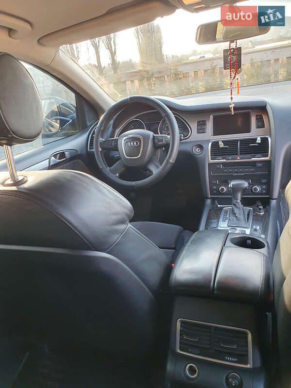 Внедорожник / Кроссовер Audi Q7 2007 в Ужгороде