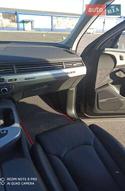 Позашляховик / Кросовер Audi Q7 2017 в Ананьїві