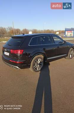 Позашляховик / Кросовер Audi Q7 2017 в Ананьїві