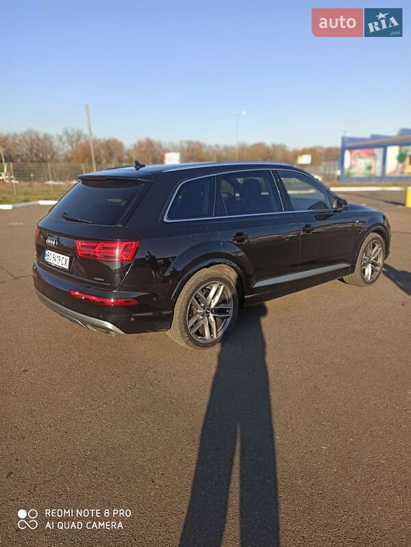 Внедорожник / Кроссовер Audi Q7 2017 в Ананьеве